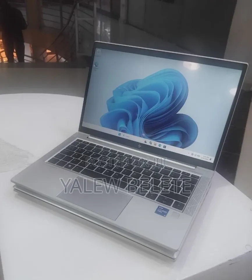 New Laptop HP EliteBook 830 G8 16GB Intel Core i5 SSD 512GB