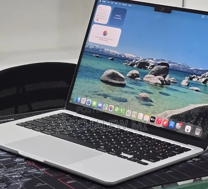 New Laptop Apple MacBook Air 2024 M3 16GB Apple M3 SSD 256GB