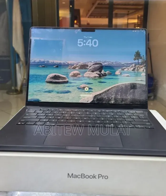 New Laptop Apple MacBook Pro 2025 M5 16GB Apple M5 Pro SSD 512GB