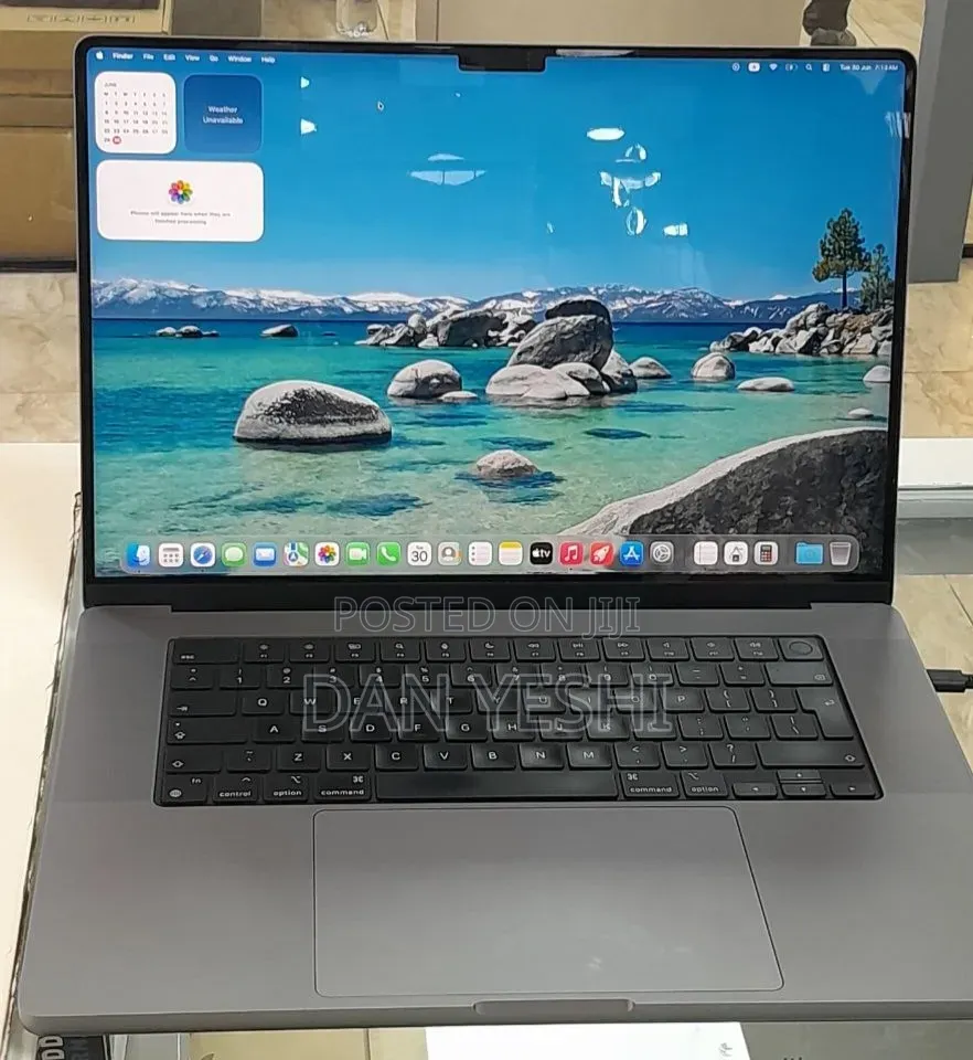New Laptop Apple MacBook Pro 2021 M1 16GB Apple M1 Pro SSD 512GB
