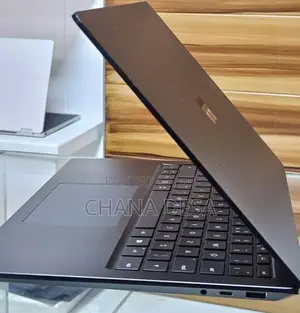 New Laptop Microsoft Surface 16GB Intel Core i7 SSD 256GB