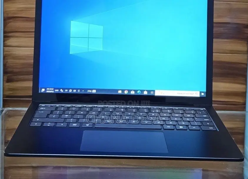 New Laptop Microsoft Surface 16GB Intel Core i7 SSD 256GB