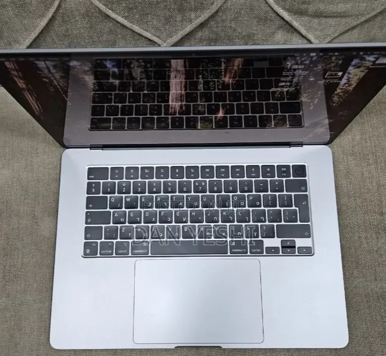 New Laptop Apple MacBook Air 2024 M3 8GB Apple M3 SSD 512GB