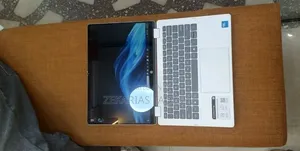 New Laptop HP OmniBook 5 Flip 16GB Intel Core 7 SSD 512GB