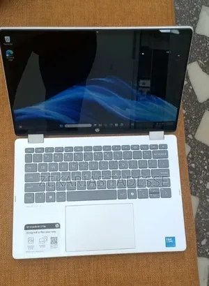 New Laptop HP OmniBook 5 Flip 16GB Intel Core 7 SSD 512GB