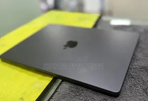 New Laptop Apple MacBook Pro 2024 M4 Pro 24GB Apple M4 SSD 512GB