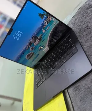New Laptop Apple MacBook Pro 2024 M4 Pro 24GB Apple M4 SSD 512GB