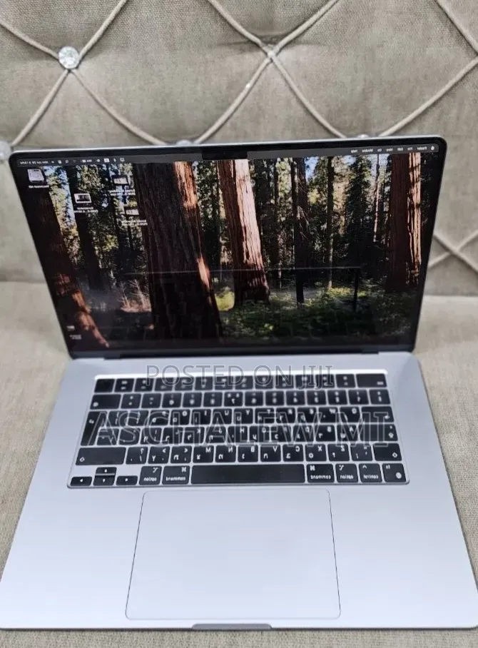 New Laptop Apple MacBook Air 2024 M3 8GB Apple M3 SSD 512GB