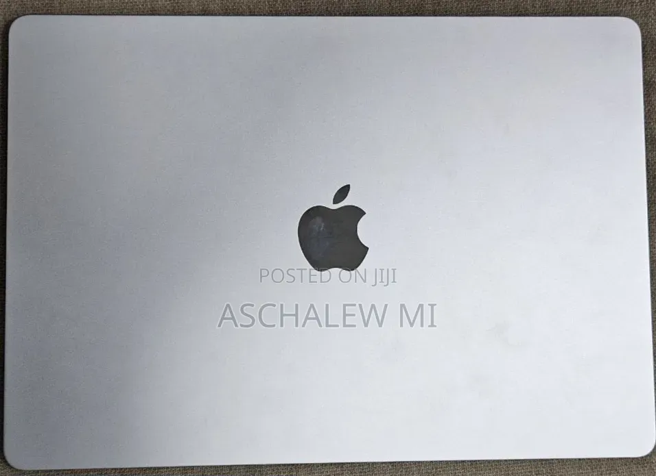 New Laptop Apple MacBook Air 2024 M3 8GB Apple M3 SSD 512GB