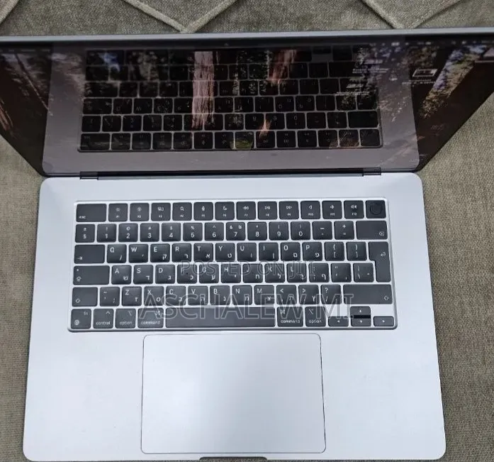 New Laptop Apple MacBook Air 2024 M3 8GB Apple M3 SSD 512GB