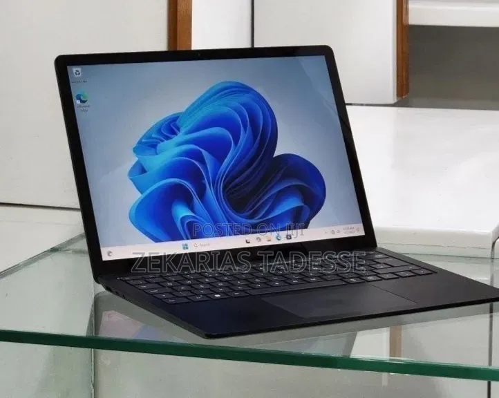 New Laptop Microsoft Surface Laptop 4 16GB Intel Core i7 SSD 512GB