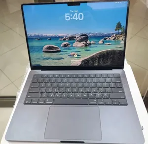 New Laptop Apple MacBook Pro 2024 M3 16GB Apple M3 Pro SSD 512GB
