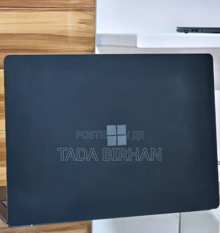 New Laptop Microsoft Surface 16GB Intel Core i7 SSD 512GB