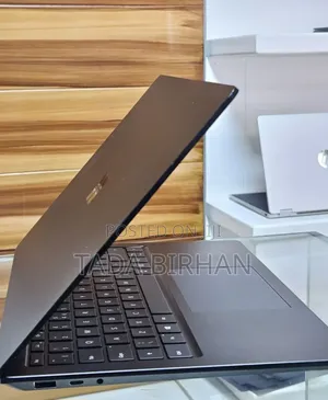 New Laptop Microsoft Surface 16GB Intel Core i7 SSD 512GB