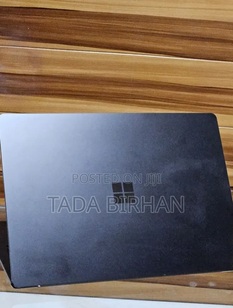 New Laptop Microsoft Surface 16GB Intel Core i7 SSD 512GB