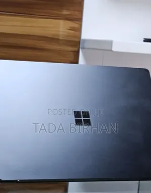 New Laptop Microsoft Surface 16GB Intel Core i7 SSD 512GB