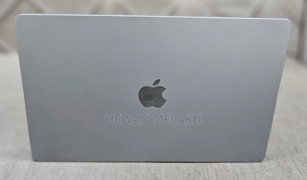 New Laptop Apple MacBook Air 2024 M3 8GB Apple M3 SSD 512GB