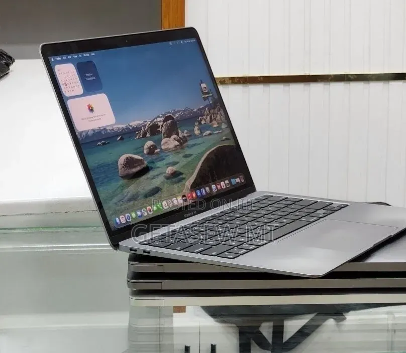 New Laptop Apple MacBook Air 2020 M1 8GB Apple M1 SSD 256GB