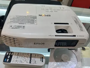 Brand New Epson Projector With Bag, Remote Model Name: Eb-X18