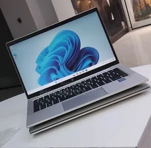 New Laptop HP EliteBook 830 G8 16GB Intel Core i5 SSD 512GB