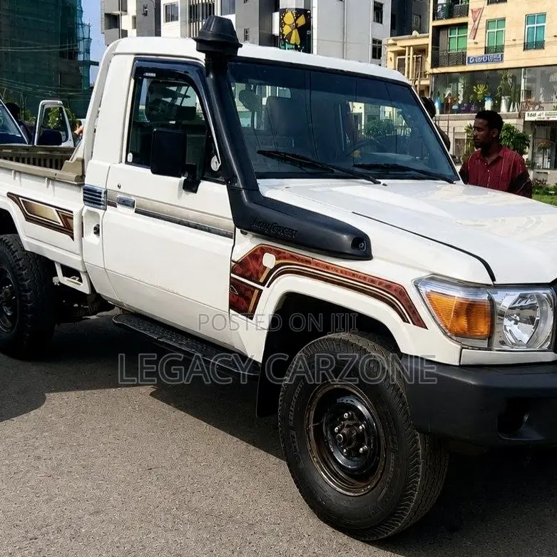 Toyota Land Cruiser 2008 White