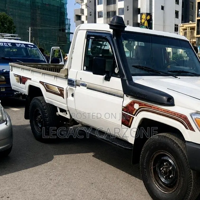 Toyota Land Cruiser 2008 White