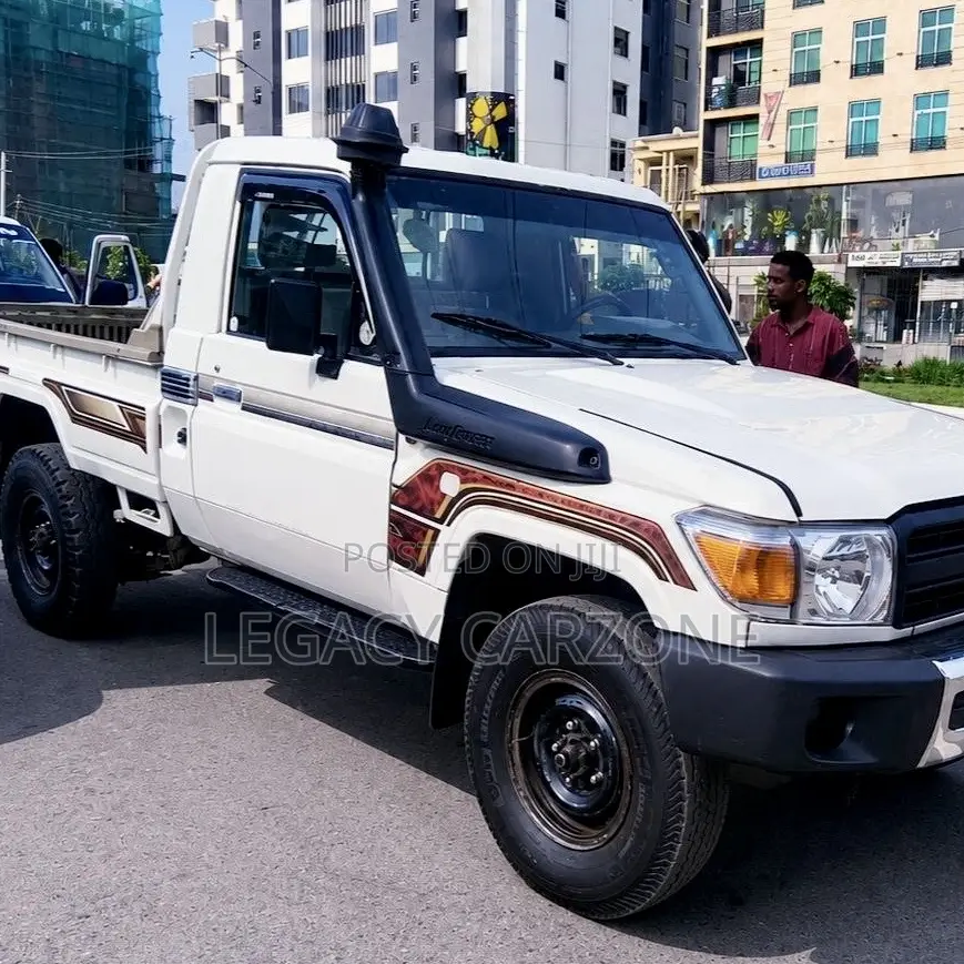Toyota Land Cruiser 2008 White