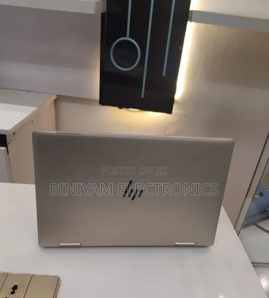 New Laptop HP Envy x360 8GB Intel Core i7 SSD 512GB