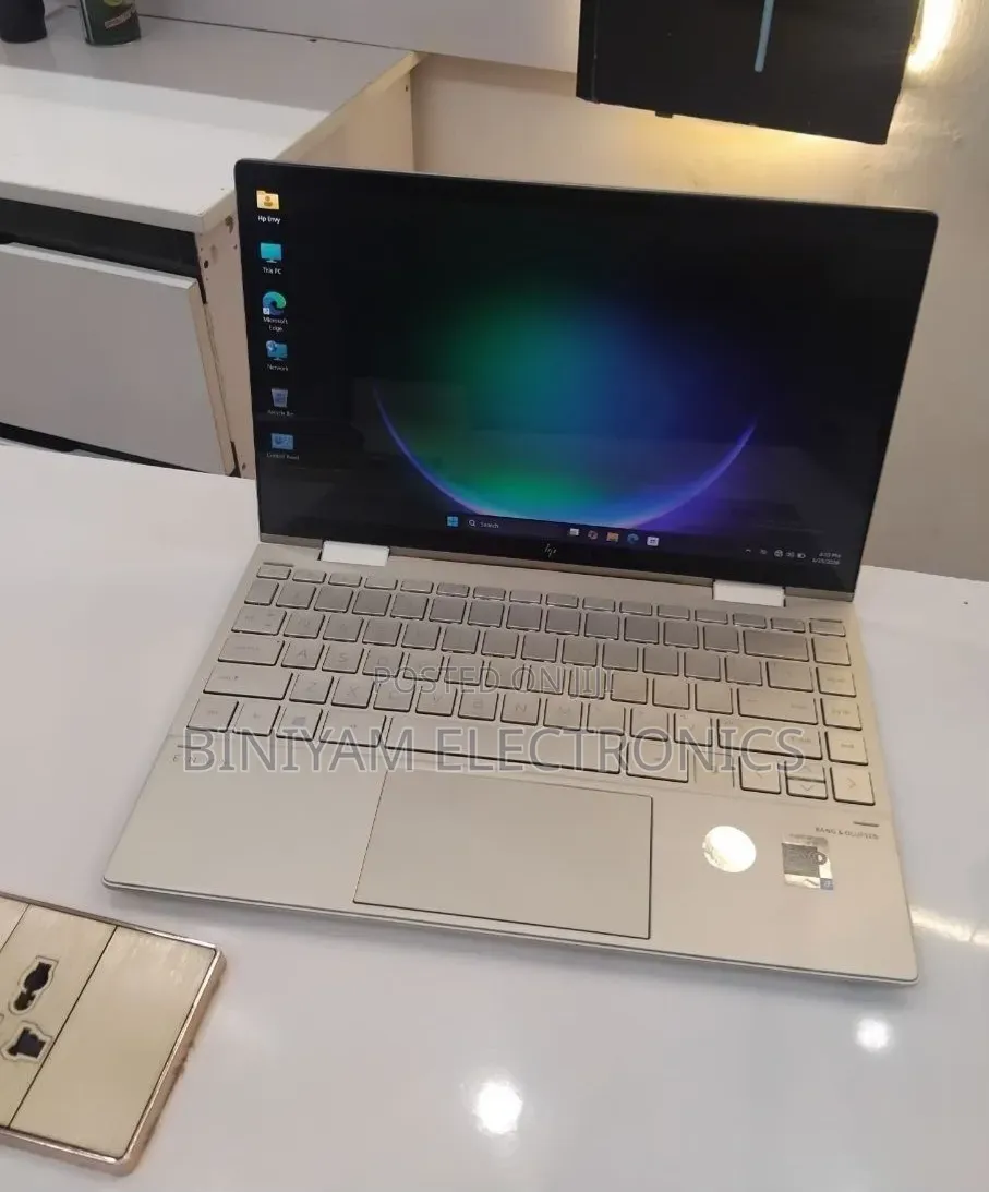New Laptop HP Envy x360 8GB Intel Core i7 SSD 512GB