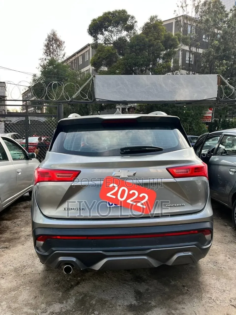 Chevrolet Captiva 2022 Gray
