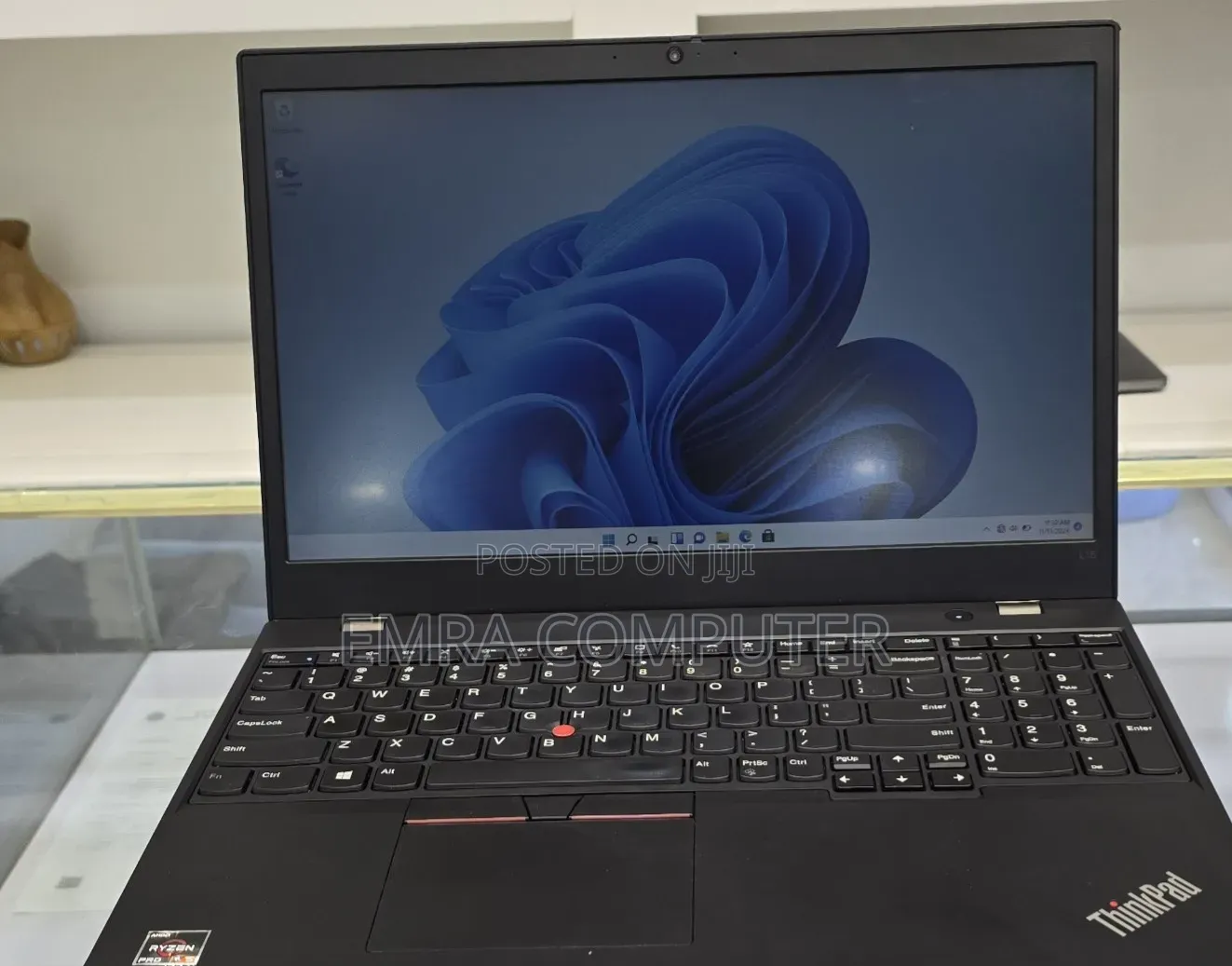 New Laptop Lenovo 8GB Intel Core i5 SSD 256GB
