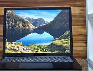 New Laptop Microsoft Surface 16GB Intel Core i7 SSD 256GB