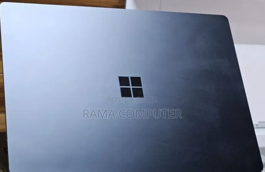 New Laptop Microsoft Surface 16GB Intel Core i7 SSD 256GB