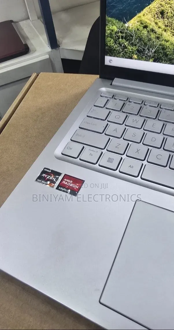 New Laptop Asus Vivobook 15 OLED 16GB AMD Ryzen 7 SSD 512GB