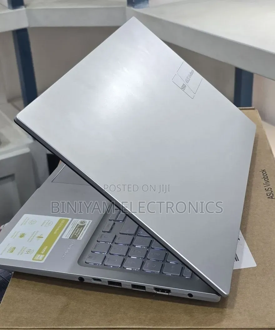 New Laptop Asus Vivobook 15 OLED 16GB AMD Ryzen 7 SSD 512GB
