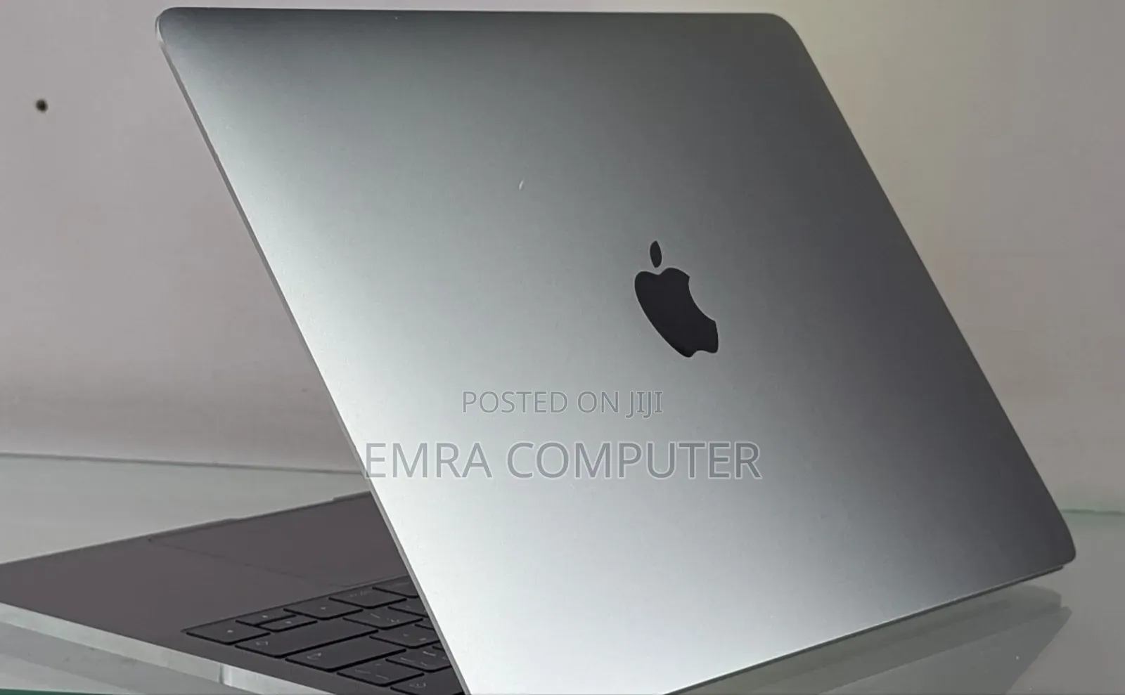 New Laptop Apple MacBook 2017 8GB Intel Core i5 SSD 128GB
