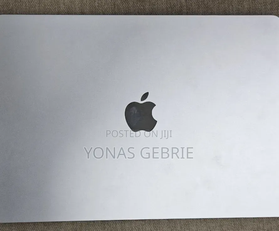 New Laptop Apple MacBook 8GB Apple M3 SSD 512GB