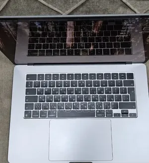 New Laptop Apple MacBook 8GB Apple M3 SSD 512GB