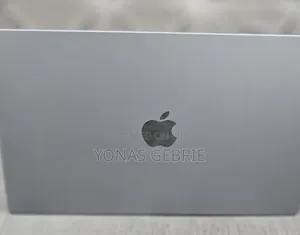 New Laptop Apple MacBook 8GB Apple M3 SSD 512GB