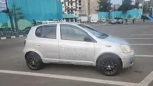 Toyota Vitz 2003 Silver