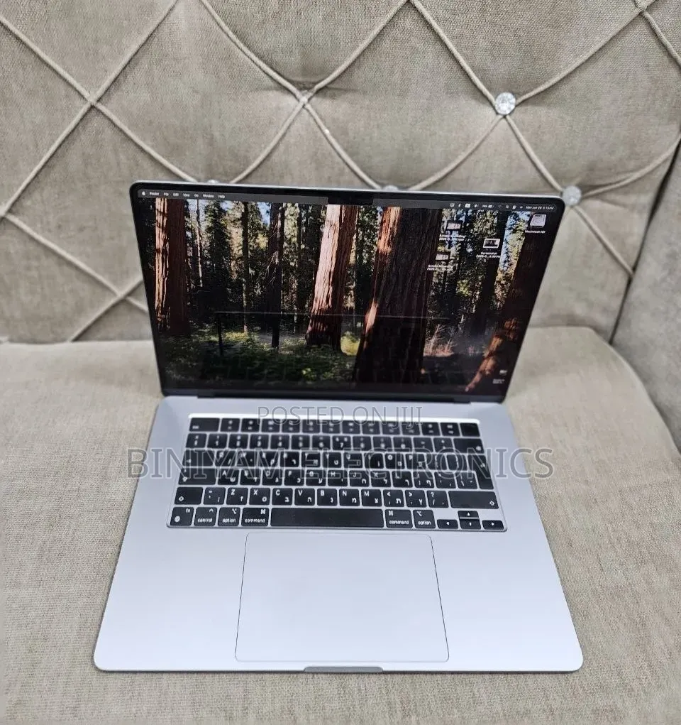 New Laptop Apple MacBook Air 2024 M3 8GB Apple M3 SSD 512GB