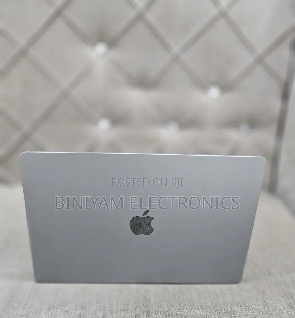New Laptop Apple MacBook Air 2024 M3 8GB Apple M3 SSD 512GB