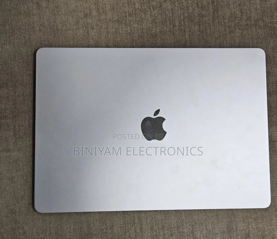 New Laptop Apple MacBook Air 2024 M3 8GB Apple M3 SSD 512GB