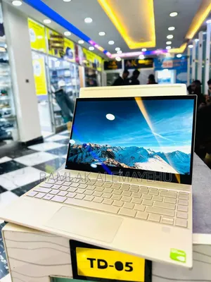 New Laptop HP Pavilion 14 8GB Intel Core i7 SSD 256GB