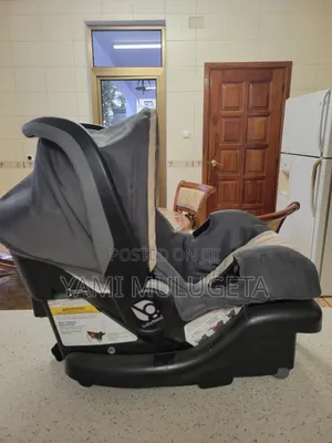 Car Seat Foe Age 0-2. Baby Trends Brand. Used. Brought From America