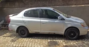 Toyota Platz 2001 Silver