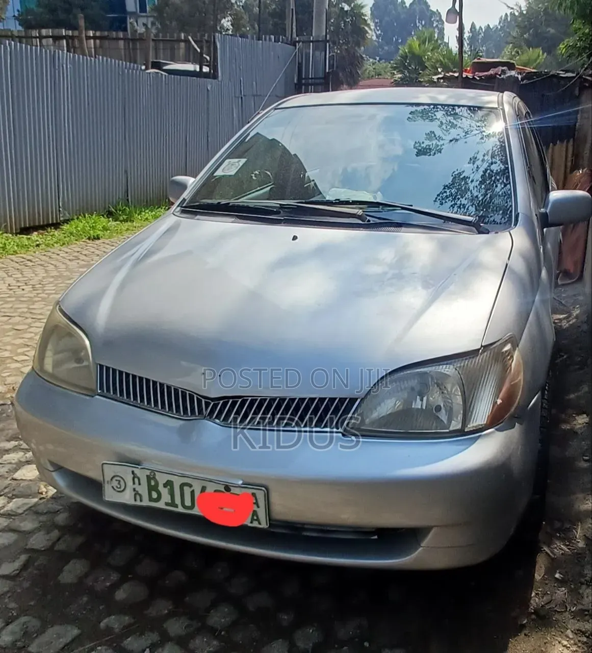Toyota Platz 2001 Silver