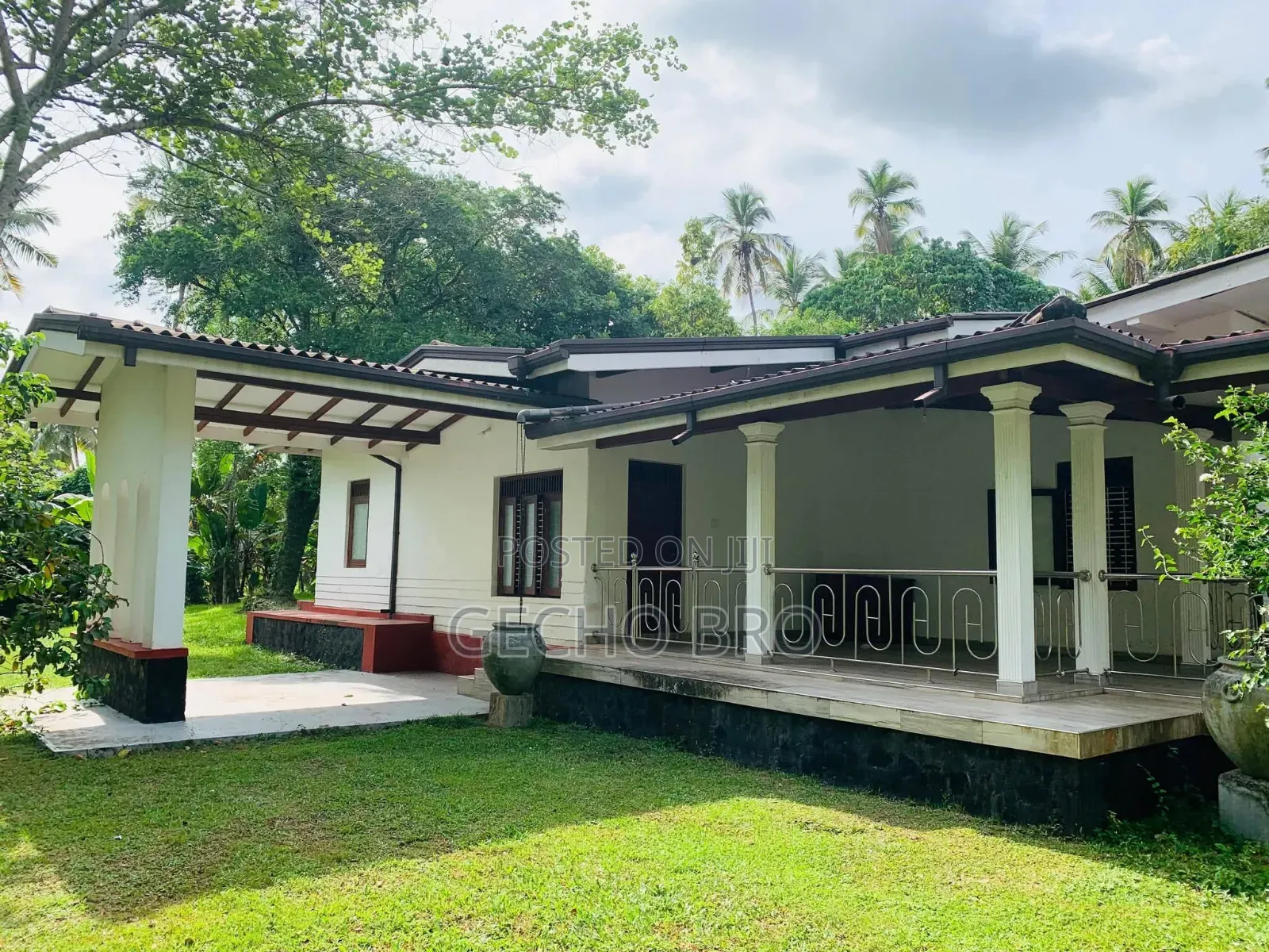 Furnished 6bdrm House in Bole for sale