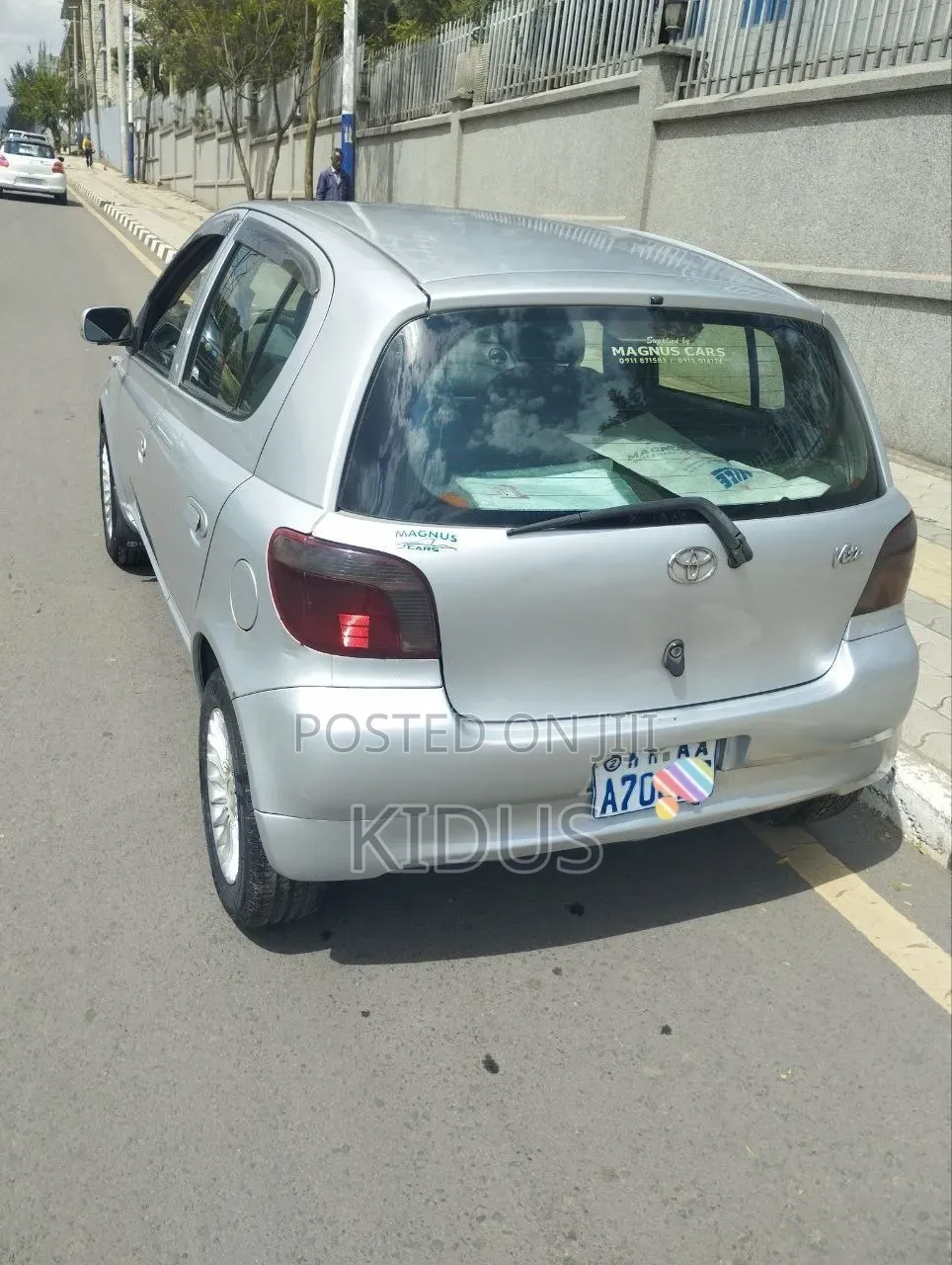 Toyota Vitz 2001 Silver