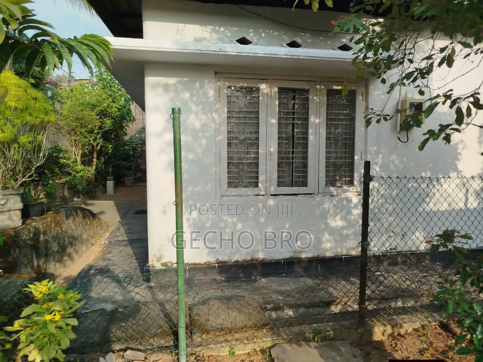 Furnished 4bdrm Villa in Bole for sale